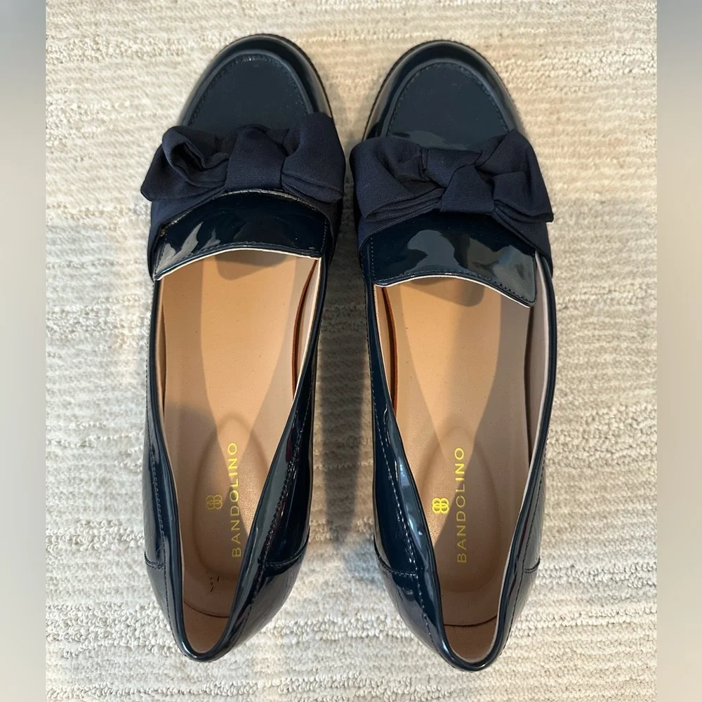 Bandolino Women's Lindio Bow Slip-On Tailored Loafers - Navy Patent Size 8.5M - Picture 10 of 12